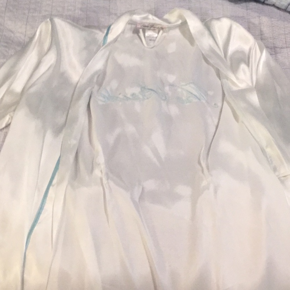 💕💕The Bride Robe - Picture 3 of 4
